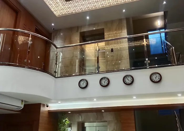 Grand Courtyard Business Hotel, Saligramam Chennai